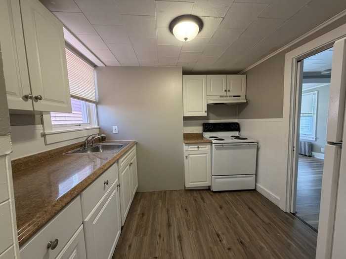 405 Budd St #2 - Photo 3 of 19