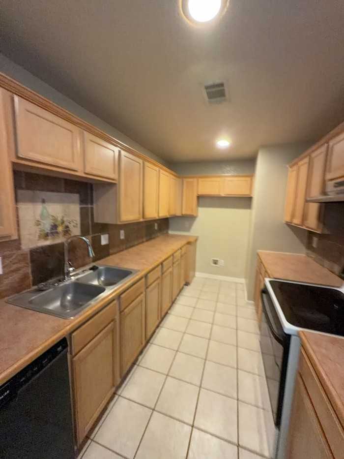 810 Cullum Ct - Photo 4 of 11