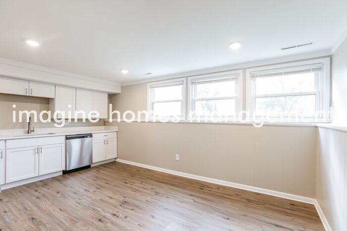 8917 W 101st St - Photo 5 of 14