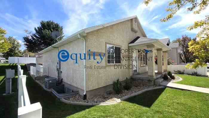 11851 S Poultry Dr - Photo 3 of 28