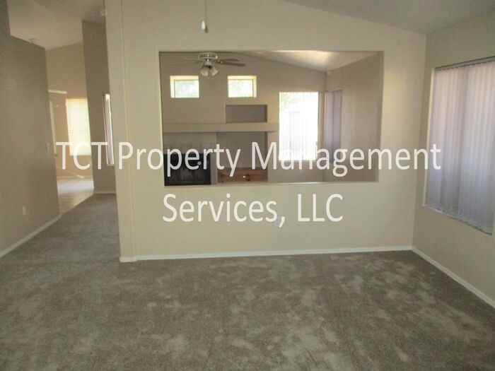 2096 E Catclaw St - Photo 2 of 12