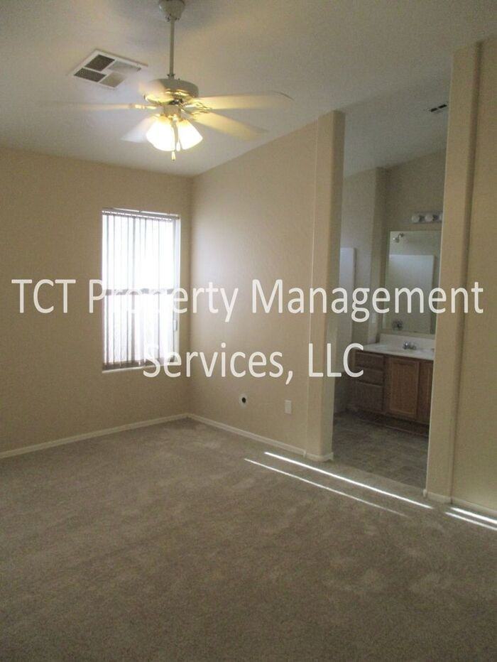 2096 E Catclaw St - Photo 5 of 12