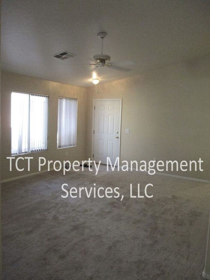 2096 E Catclaw St - Photo 7 of 12