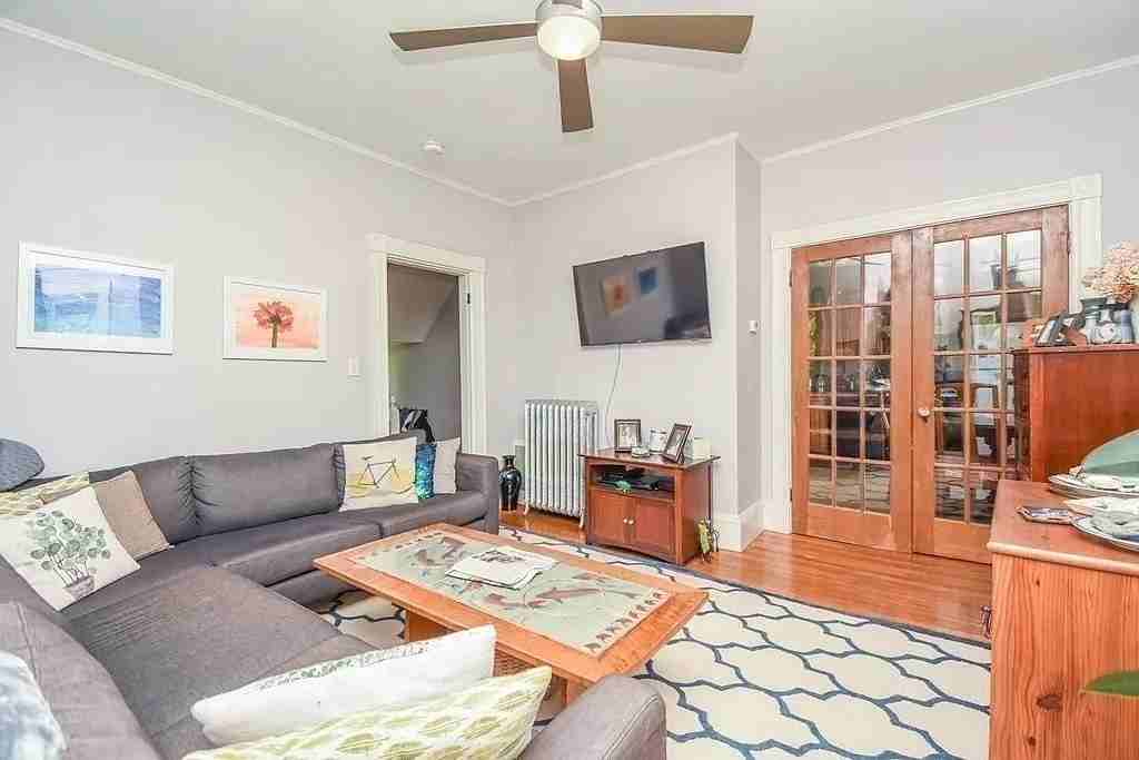 192 Auburndale Ave #2 - Photo 4 of 9