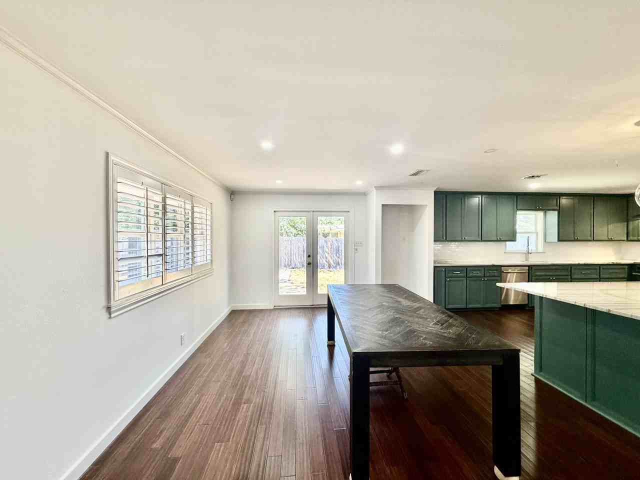 302 Dolphin Pl #NA - Photo 3 of 49