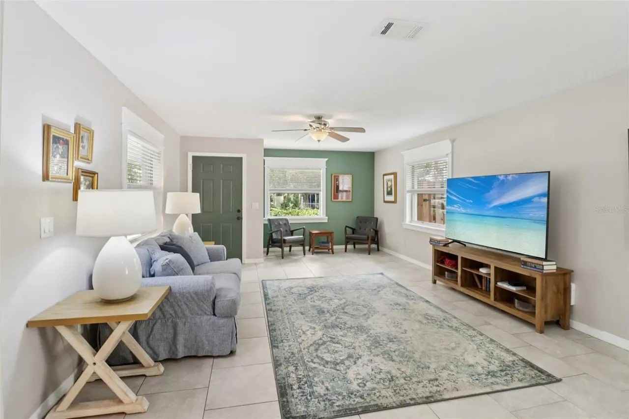 275 Washington Pl #NA - Photo 7 of 11