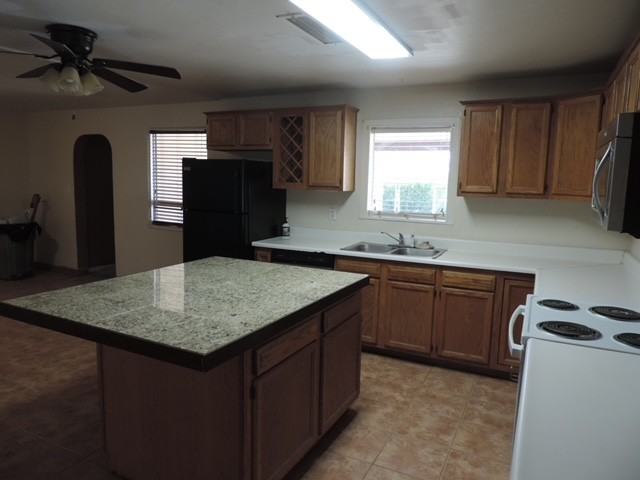 1411 N Overfield Rd #NA - Photo 4 of 14