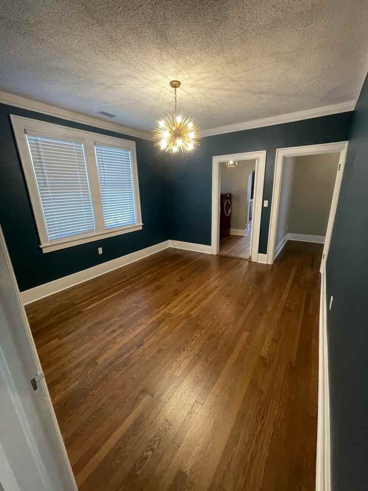 614 E 49th St #2 - Photo 4 of 19