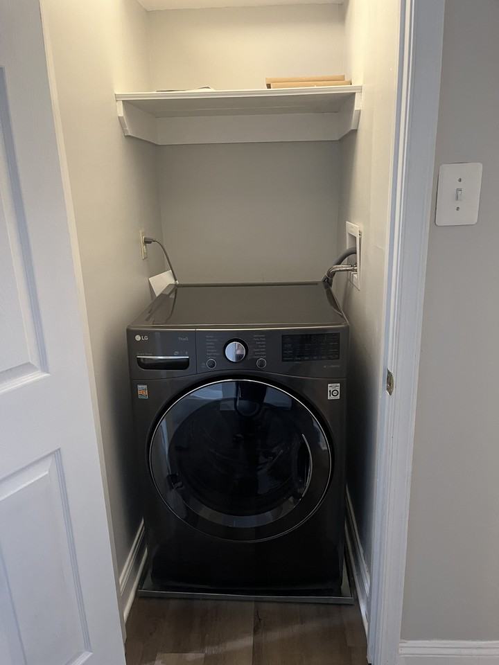 1439 Brown St #1 - Photo 5 of 7