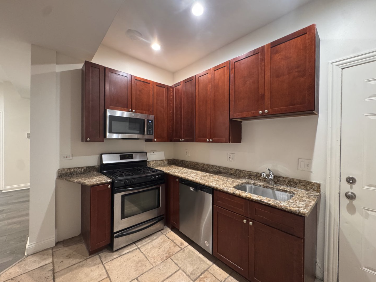 6508 N Claremont Ave #1E - Photo 5 of 16