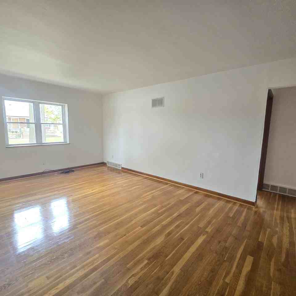 5900 Loughborough Ave #B - Photo 7 of 14