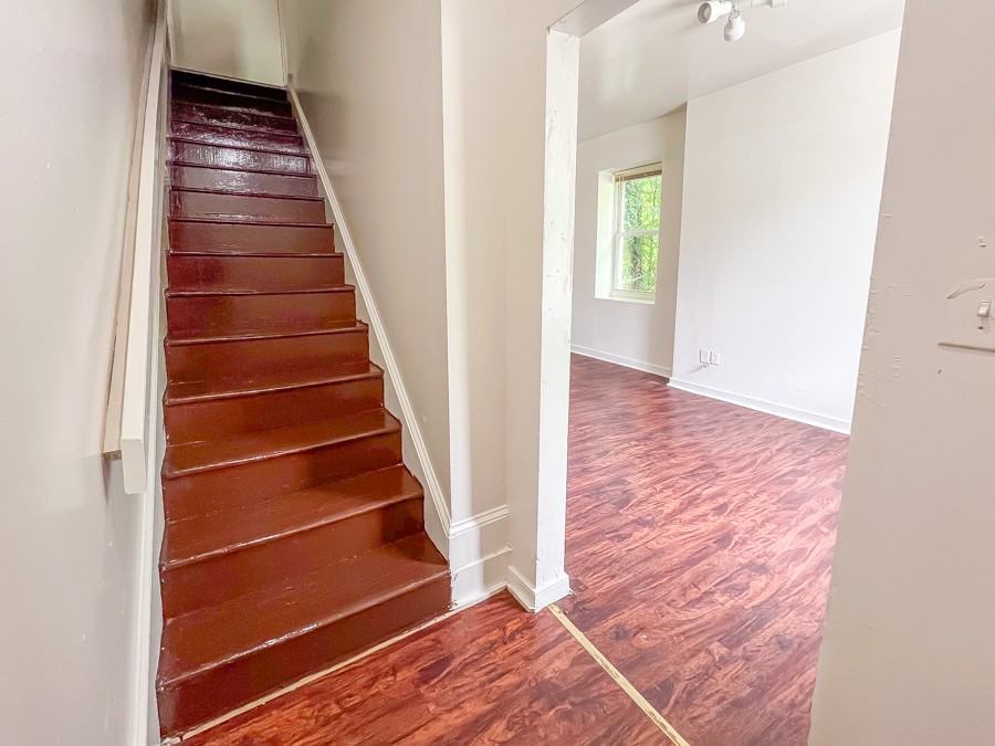 924 Wilcox St #924 - Photo 2 of 7