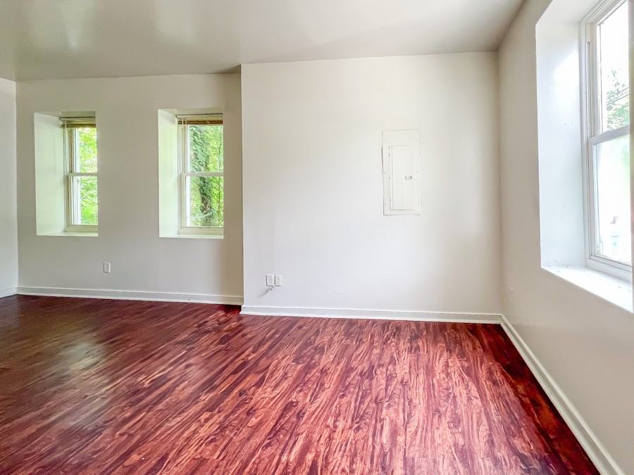 924 Wilcox St #924 - Photo 4 of 7