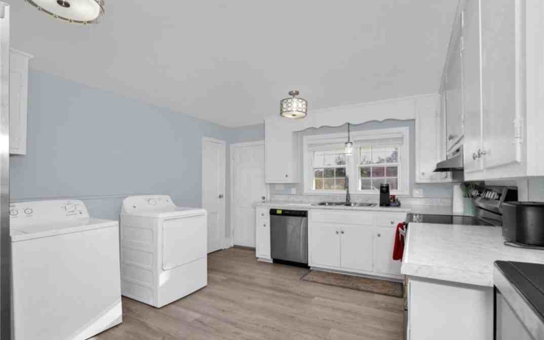 2703 Pecan Dr #A - Photo 3 of 10