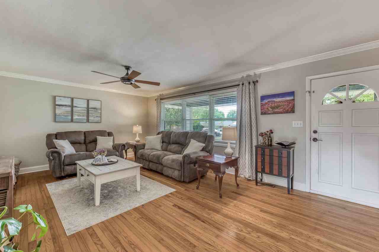 1307 Lynnwood Dr #NA - Photo 4 of 22