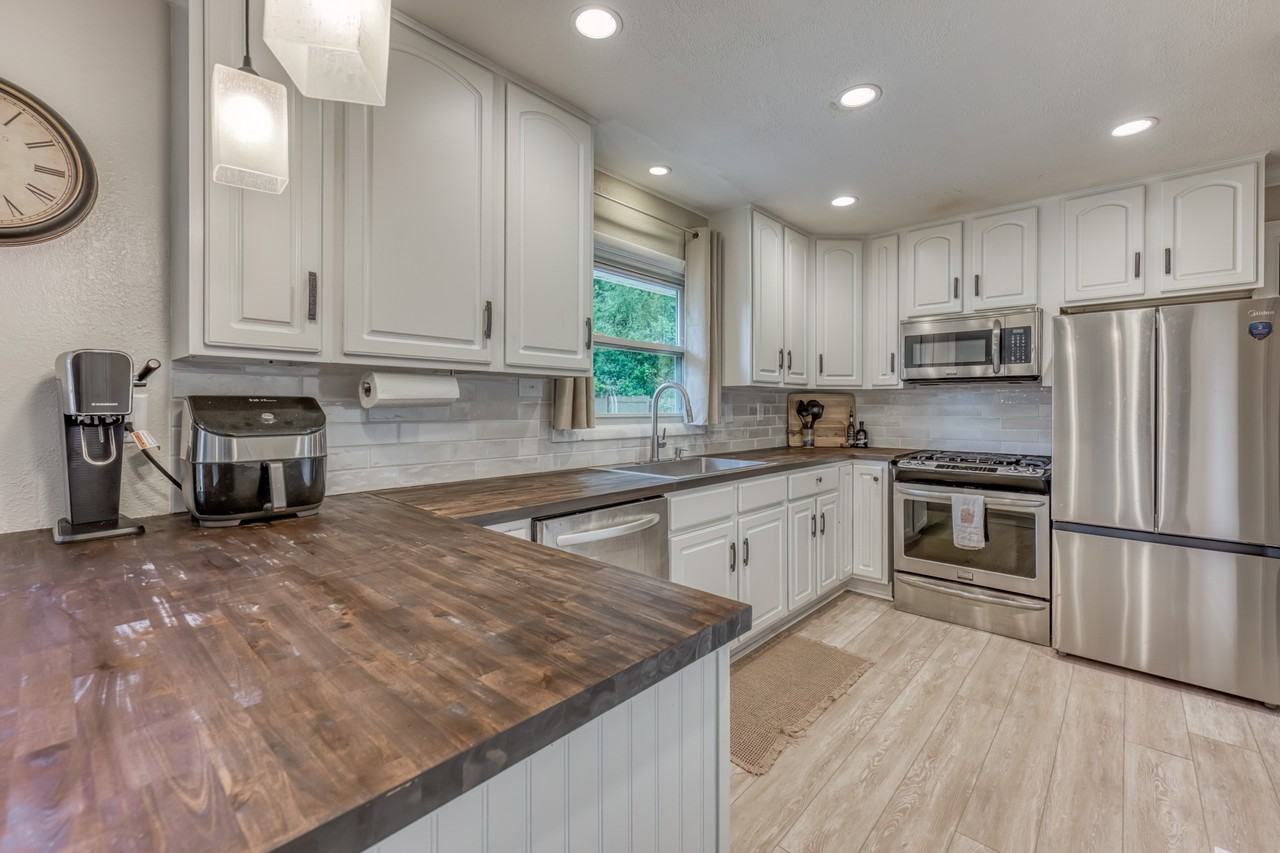 1307 Lynnwood Dr #NA - Photo 6 of 22