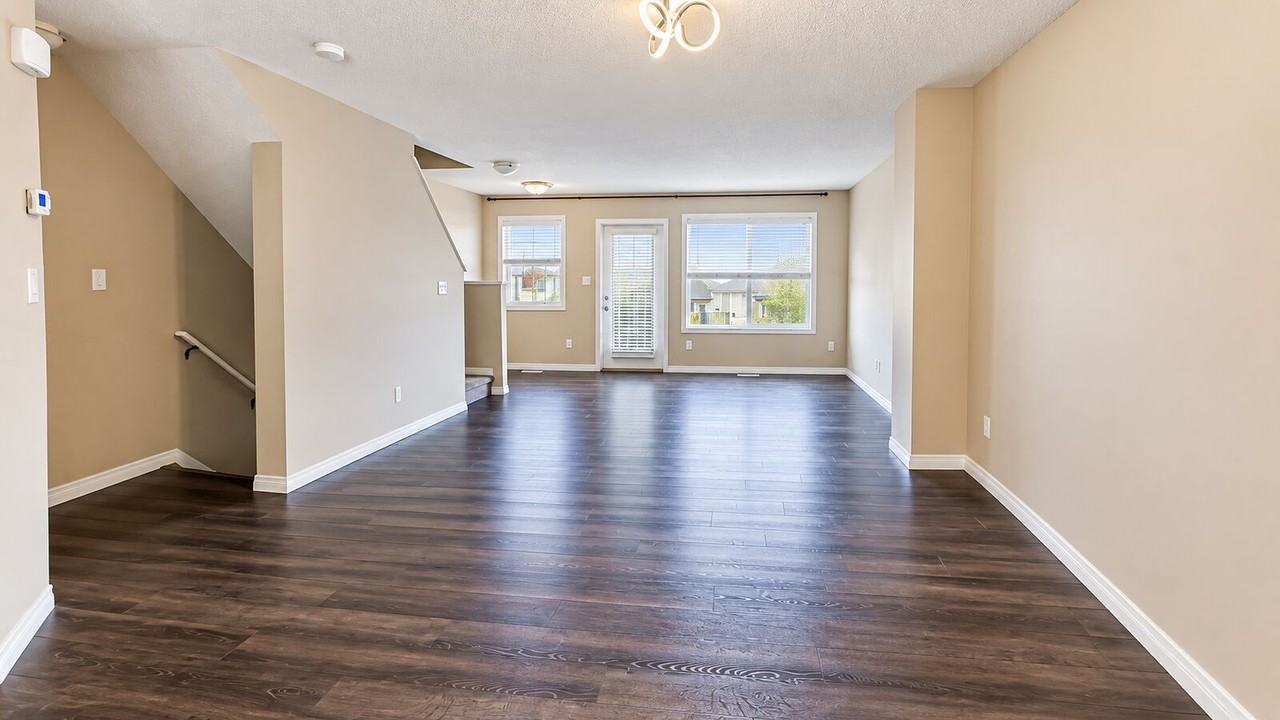 7385 - 7385 Edgemont Way Nw - Photo 3 of 22