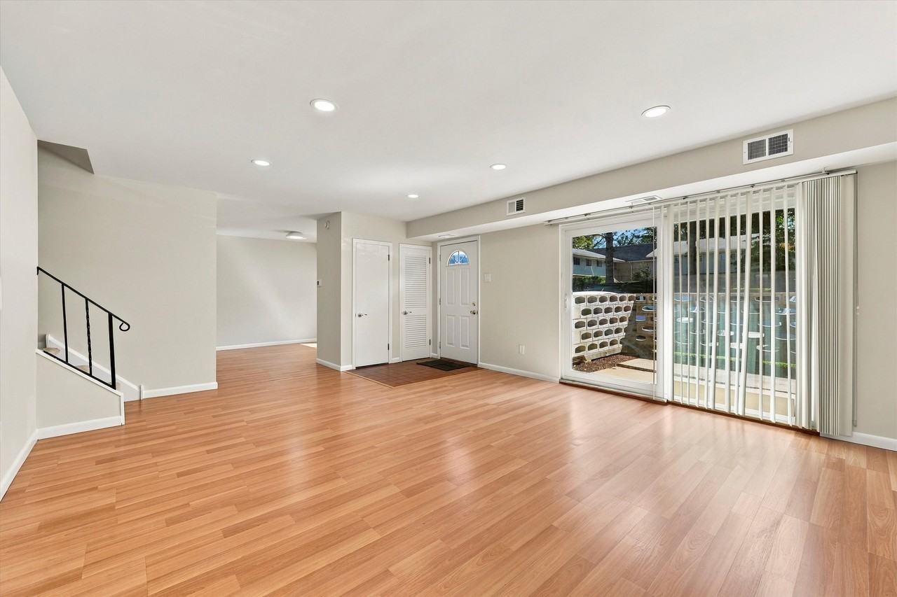 1518 Manley Rd #B32 - Photo 3 of 14