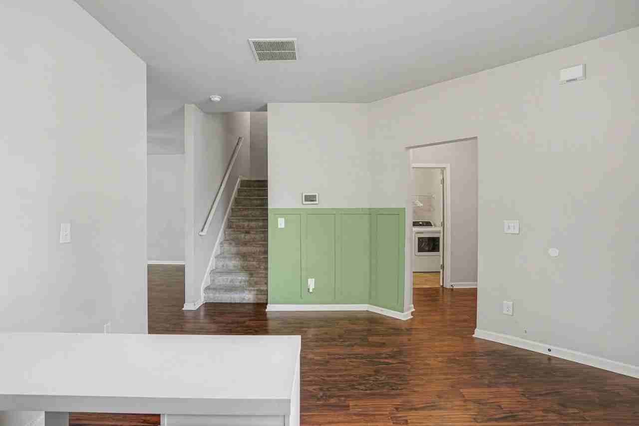 1517 Arbor Place Drive - Photo 2 of 14