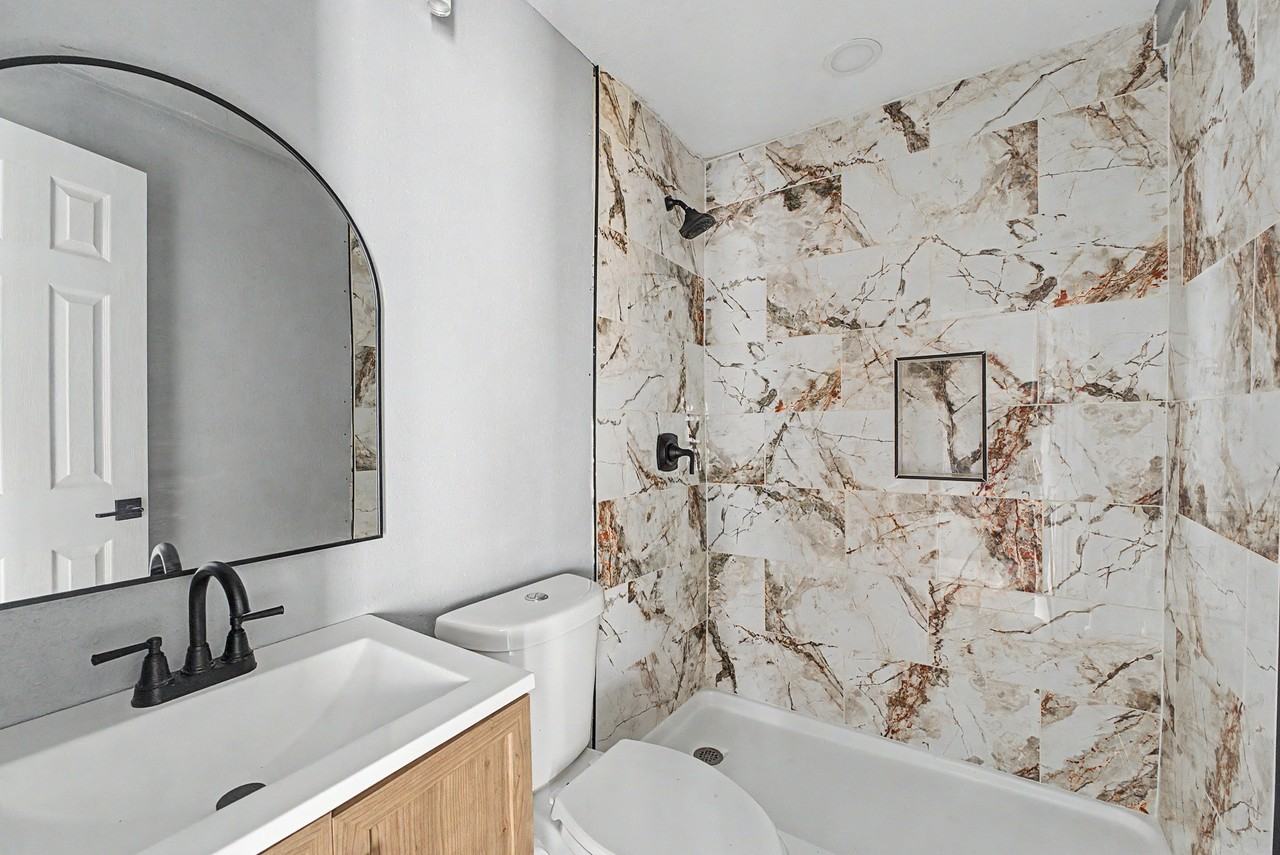 56 N Victor Ave #B - Photo 2 of 11