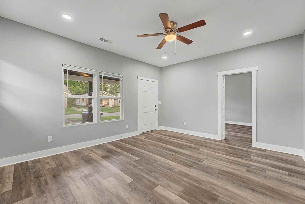 56 N Victor Ave #A - Photo 2 of 15