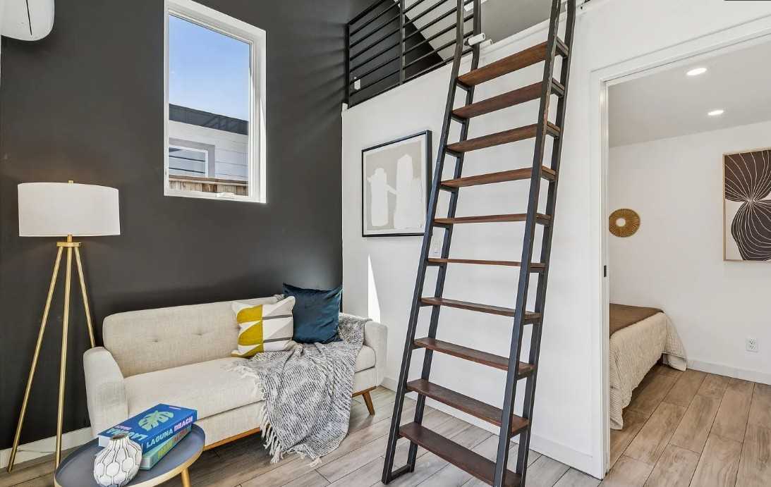 1548 Havenscourt Blvd #NA - Photo 2 of 12
