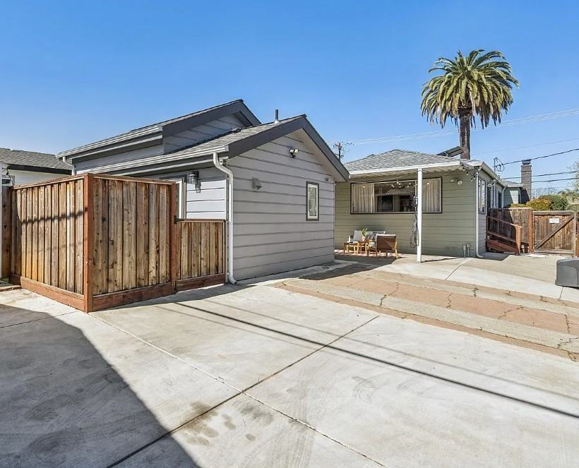 1548 Havenscourt Blvd #NA - Photo 3 of 12