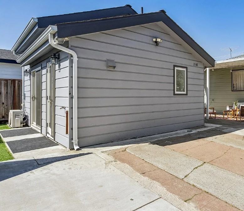 1548 Havenscourt Blvd #NA - Photo 4 of 12
