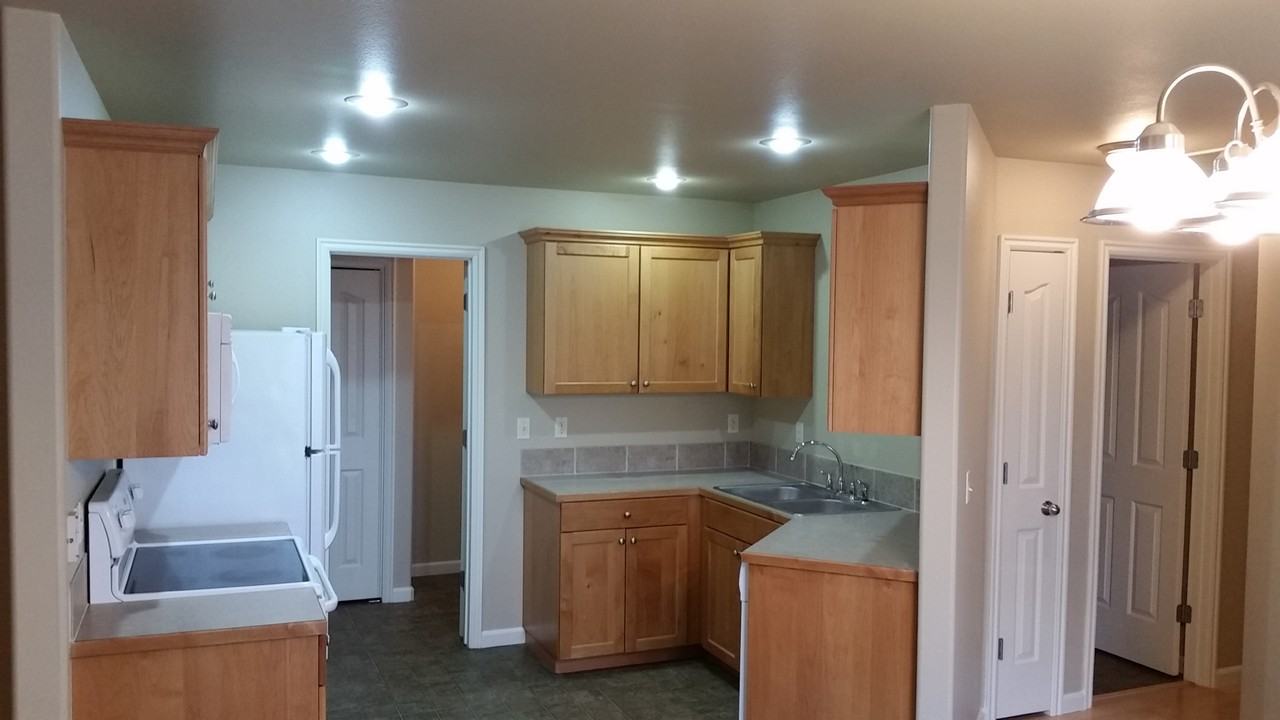 2918 N Tamarack Dr #2918 - Photo 2 of 12