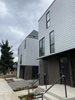 featured image of 2000 Se Tacoma St #3
