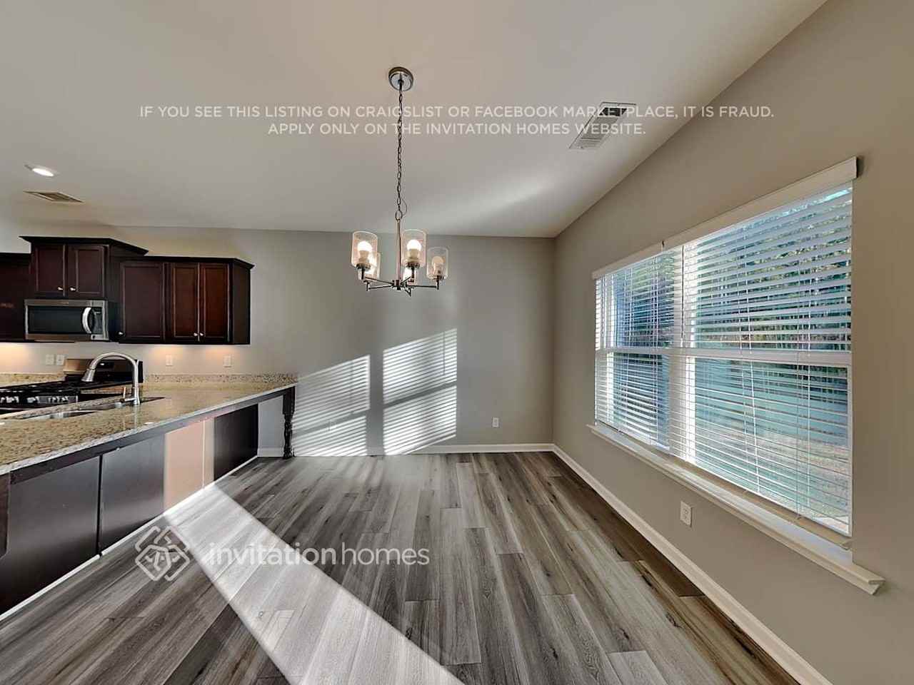 1046 Shadow Glen Dr - Photo 5 of 20