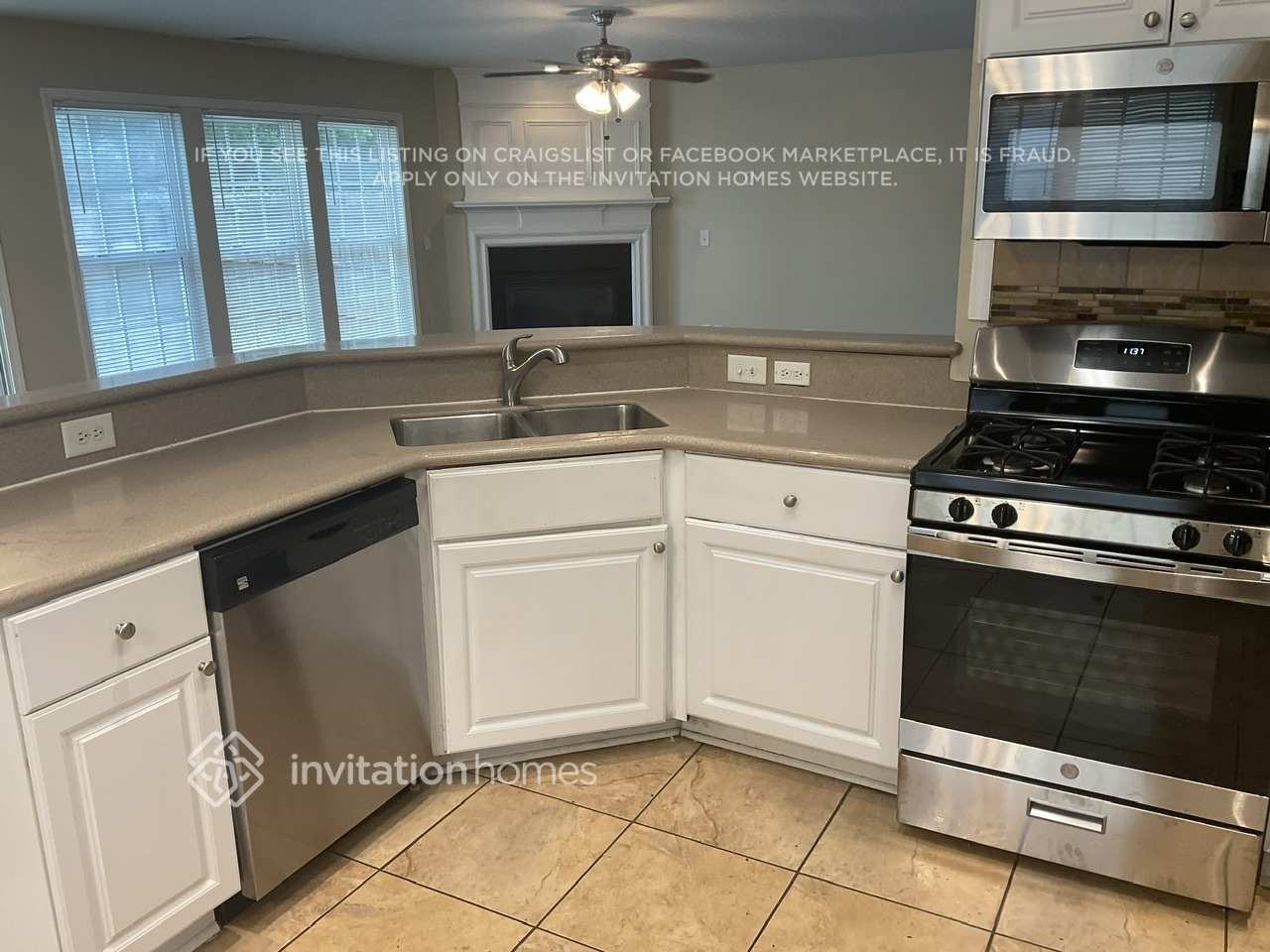 3270 Wellington Walk Sw - Photo 5 of 16
