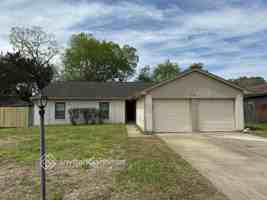 featured image of 16422 Oxnard Ln