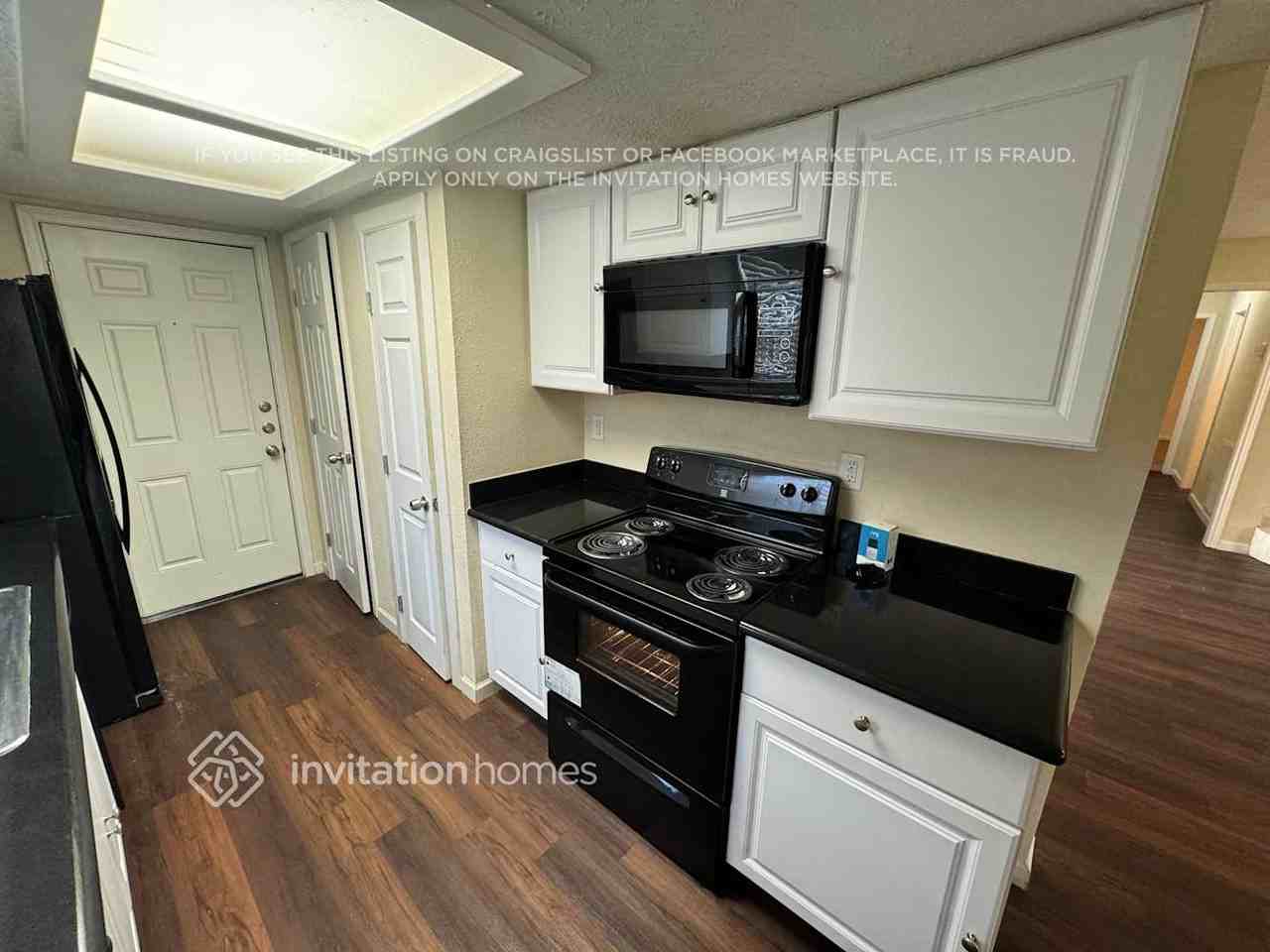 16422 Oxnard Ln - Photo 5 of 19