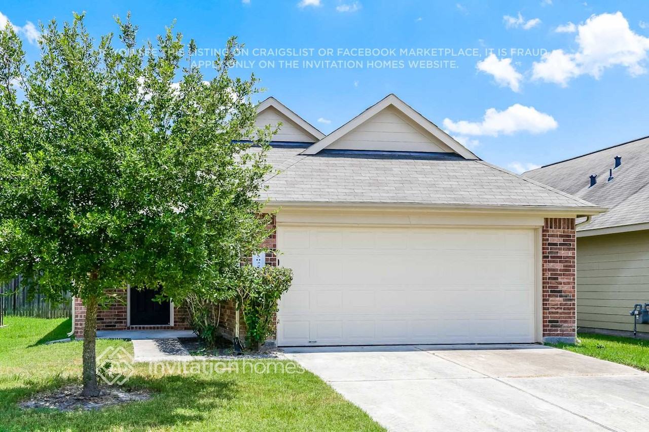 12022 Gregory Crossing Way - Photo 2 of 21