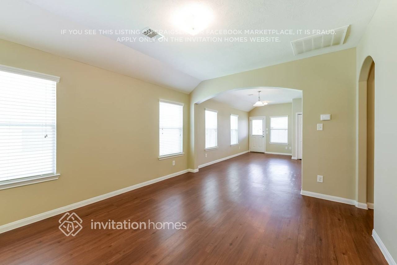 12022 Gregory Crossing Way - Photo 4 of 21