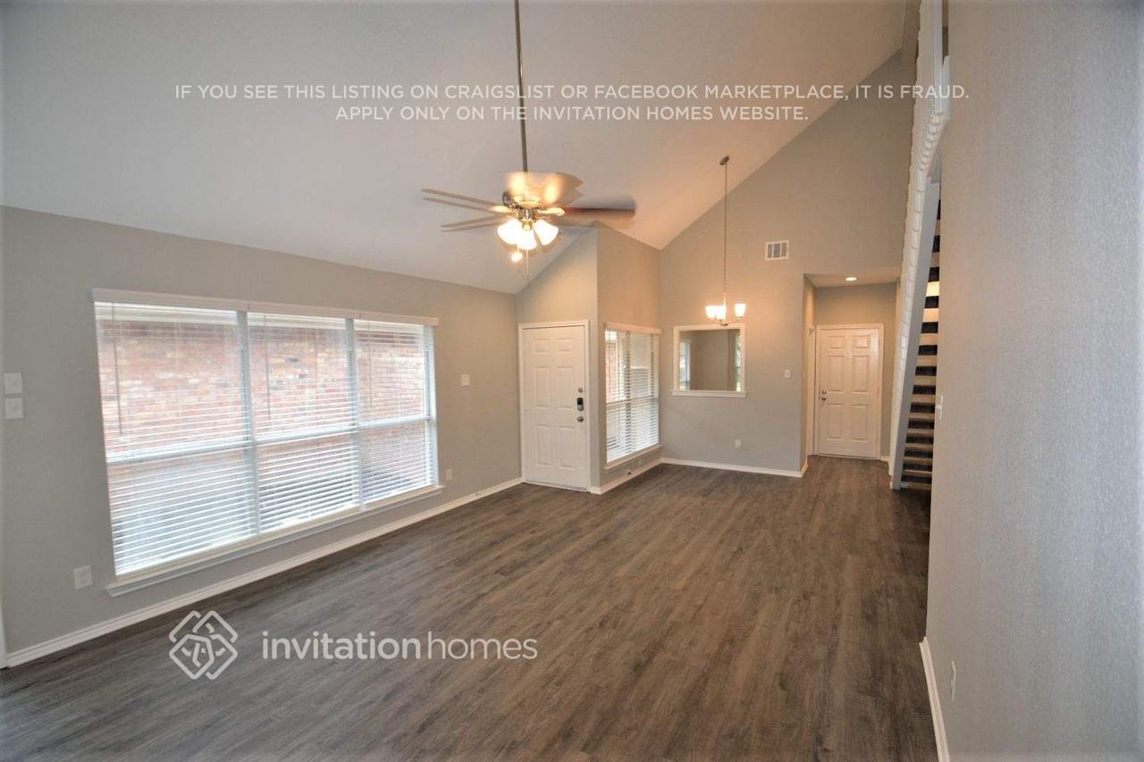3807 Branch Hollow Cir - Photo 2 of 20