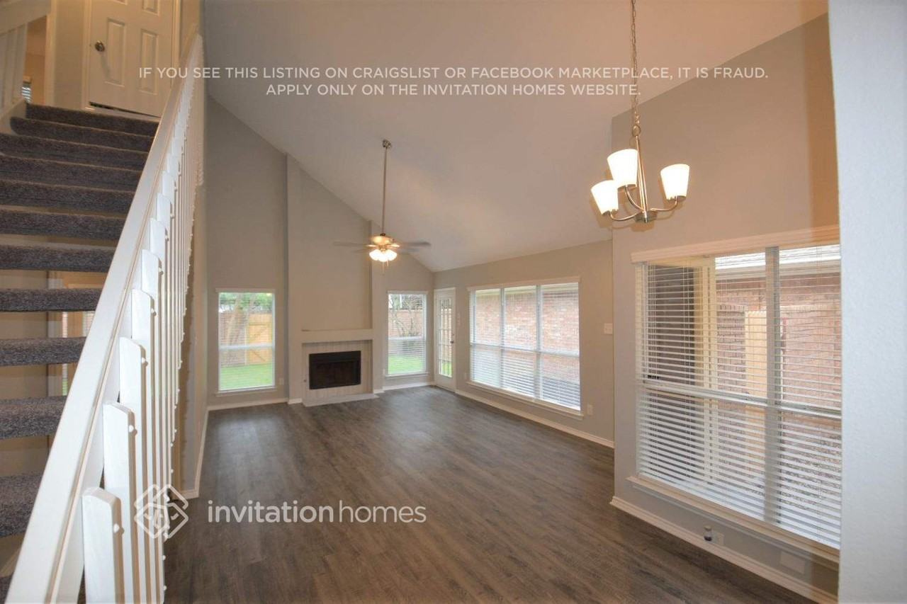 3807 Branch Hollow Cir - Photo 4 of 20