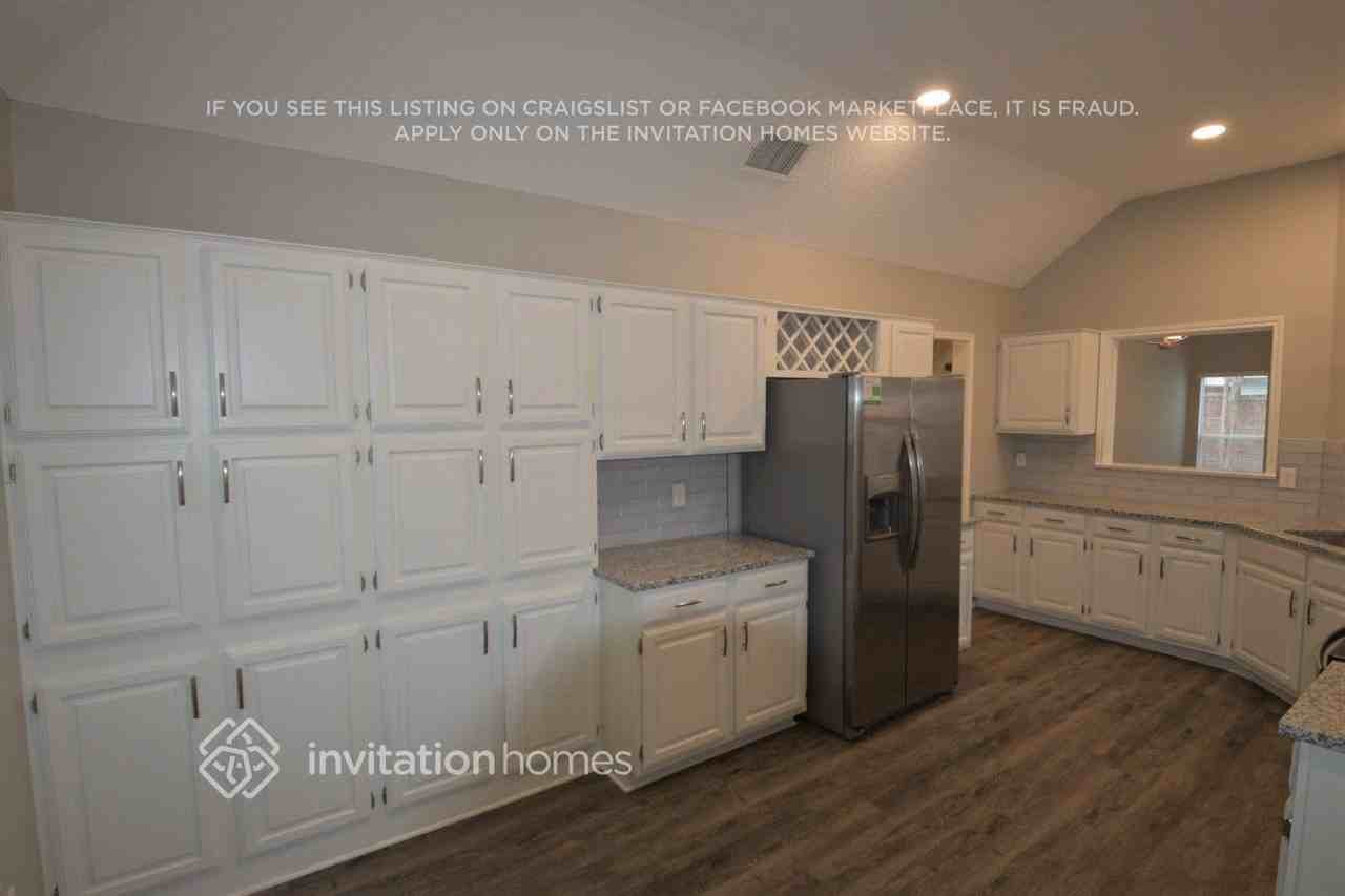 3807 Branch Hollow Cir - Photo 7 of 20