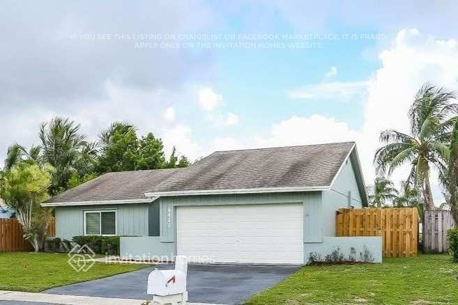 9422 Saddlebrook Dr - Photo 2 of 18