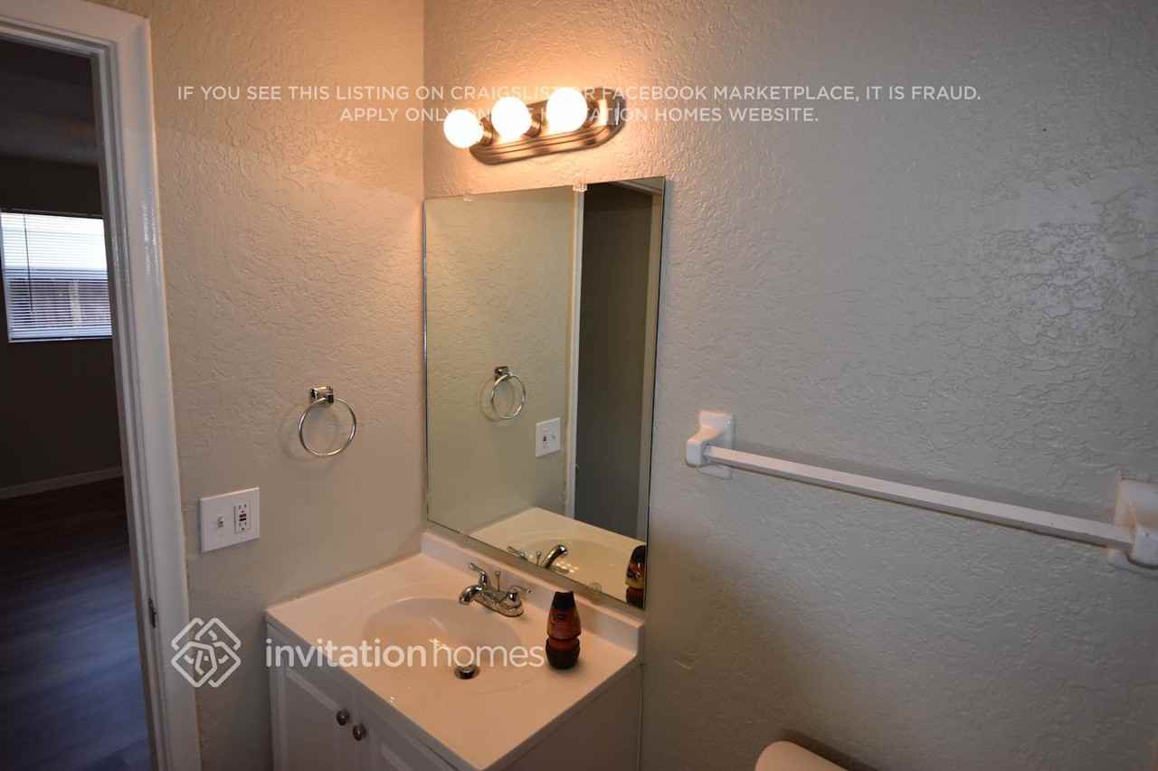 4031 N 66th Ave - Photo 6 of 7