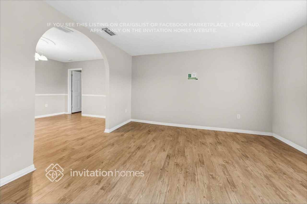 4407 Orangewood Loop E - Photo 4 of 23