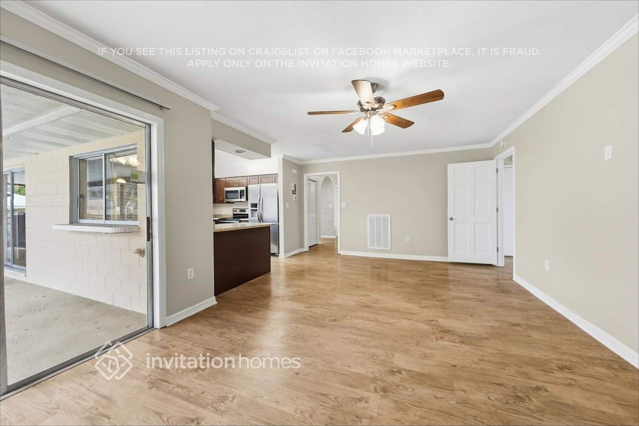 4407 Orangewood Loop E - Photo 7 of 23