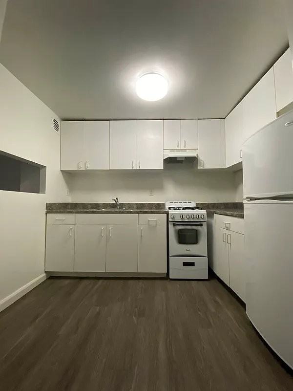 Fulton St #L02 - Photo 7 of 9