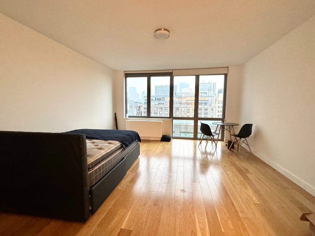 W 57th St #2119 - Photo 3 of 13