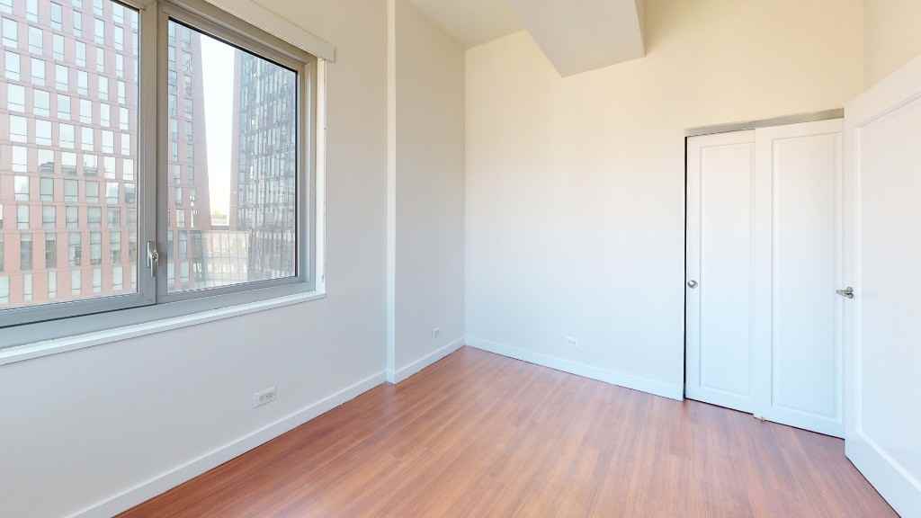 E 34th St #N11C - Photo 4 of 15