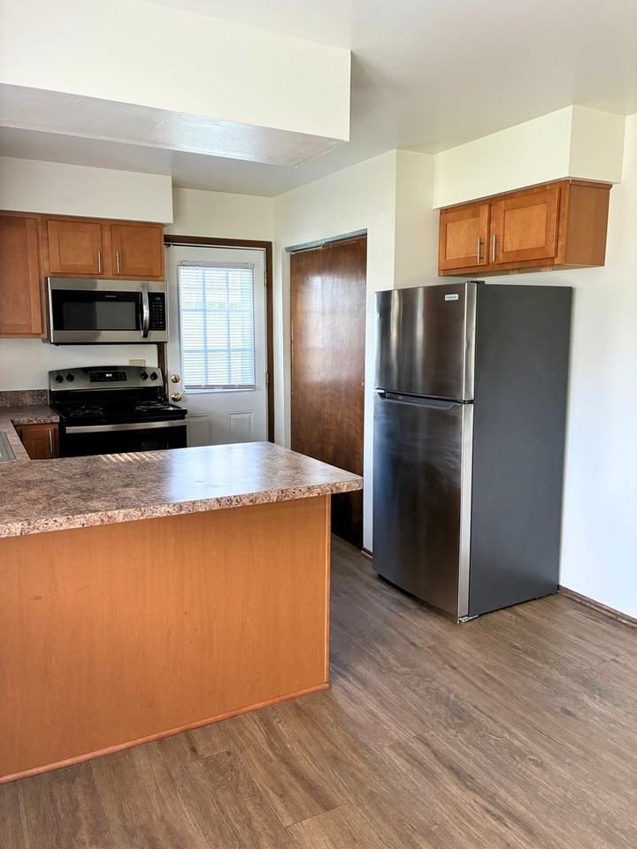 1623 Oakdale Dr - Photo 6 of 17
