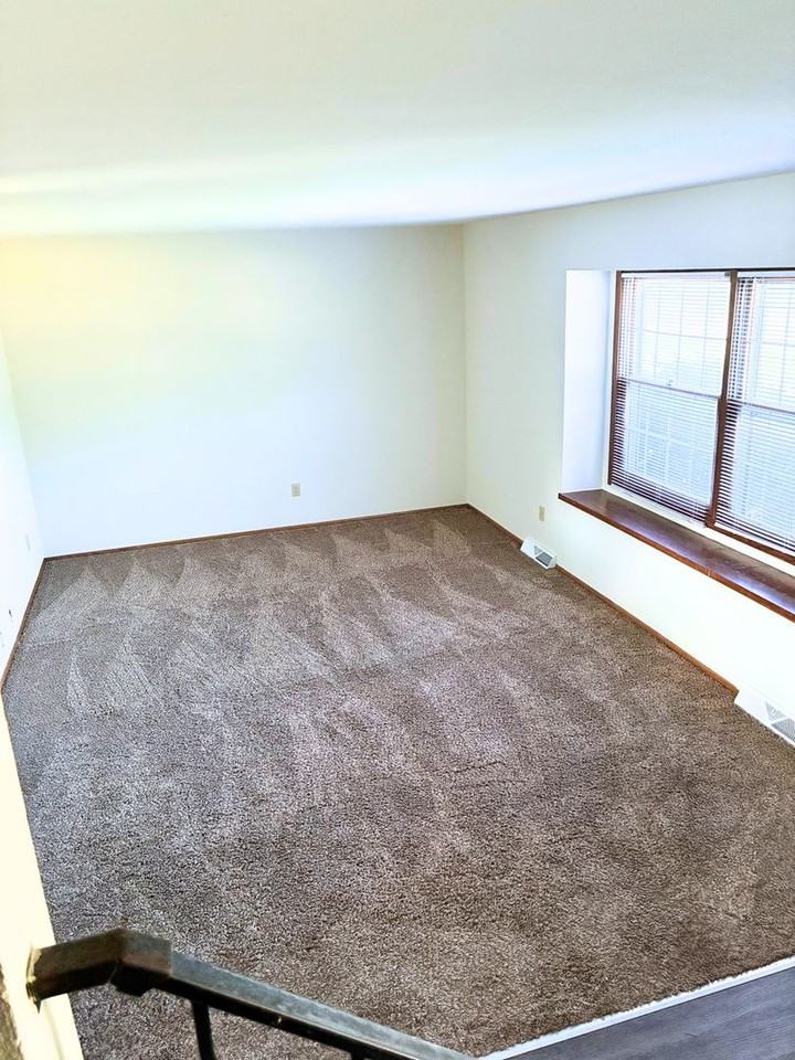 1723 Oakdale Dr - Photo 3 of 19