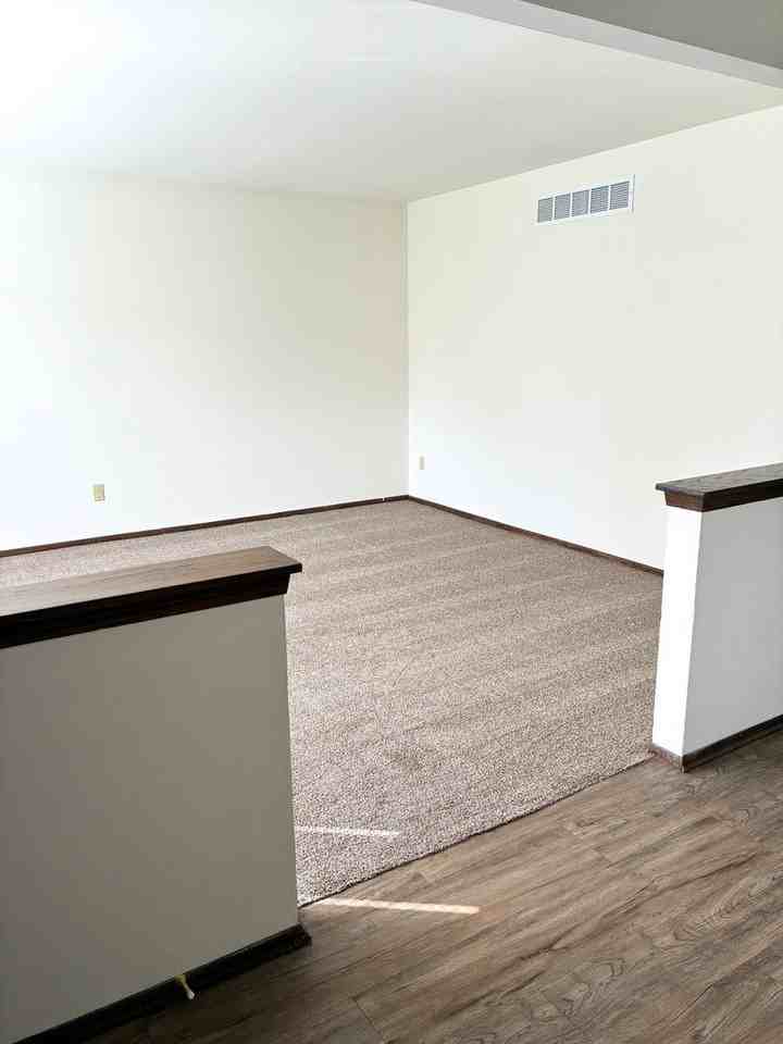 108 Cecilia Ct - Photo 2 of 12