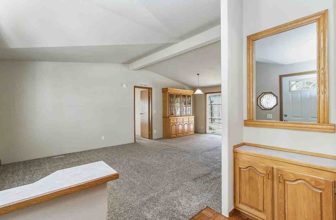 710 91st Ave Se #1 - Photo 6 of 39